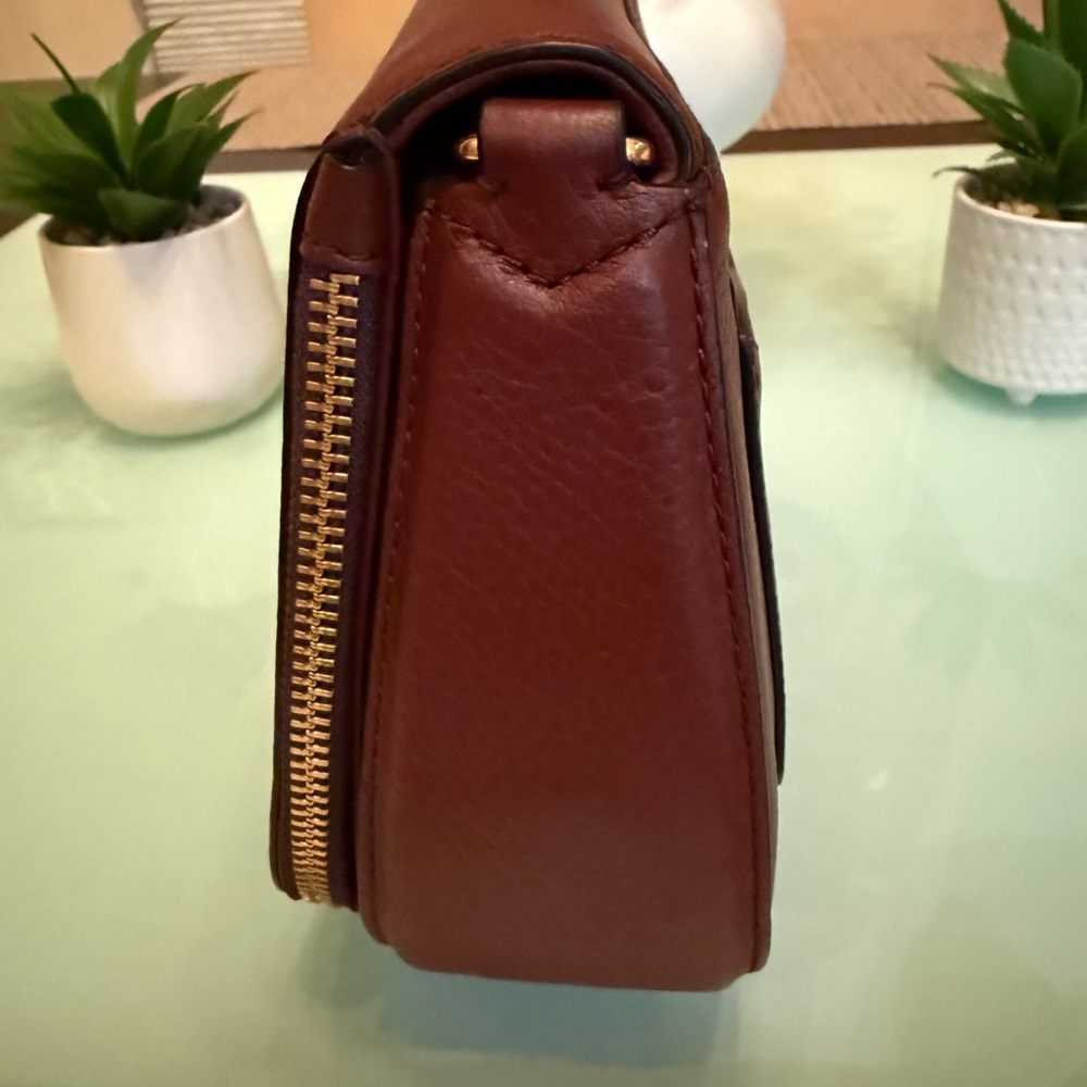 Marc Jacob’s Recruit Nomad Burgundy Leather Crossbody Bag - Picture 4 of 10